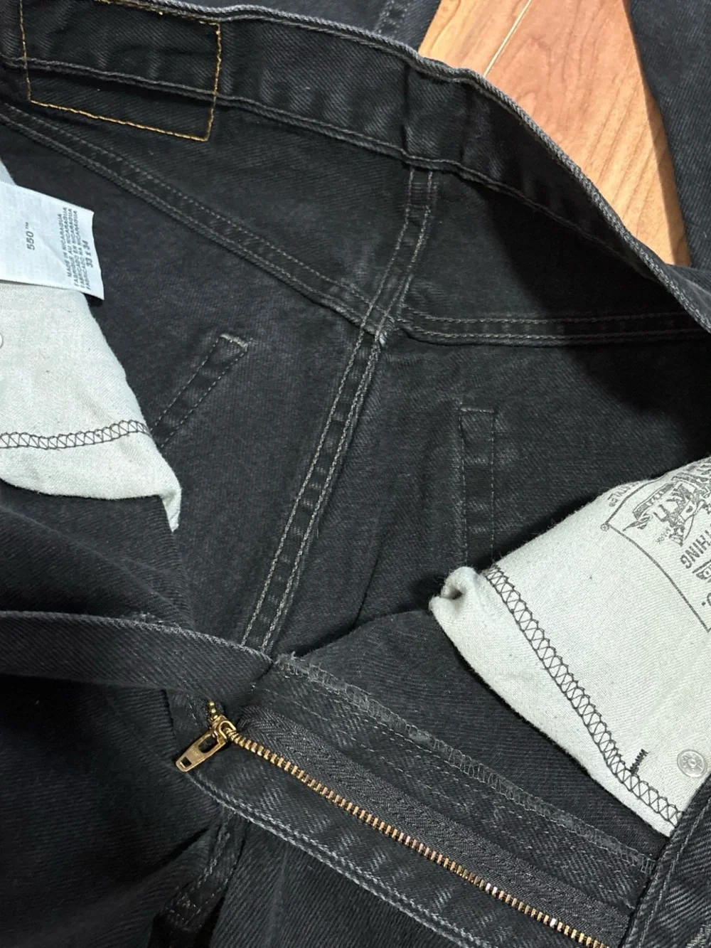 Levis straight leg